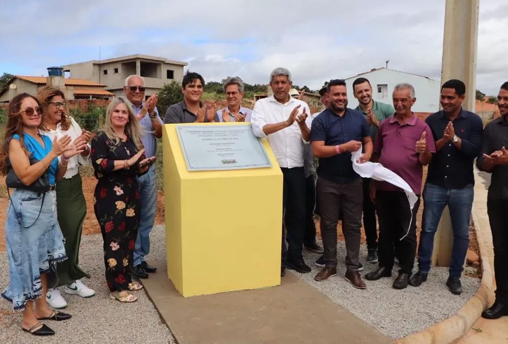 Ivana e Jerônimo entregam uma série de investimentos em Jacaraci