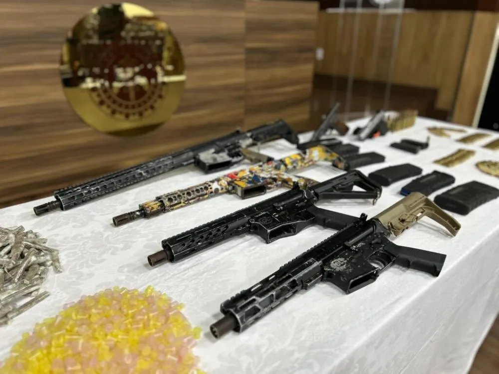 Com desarticulação de 'bonde', Forças Policiais chegam à marca de 64 fuzis apreendidos em 2024