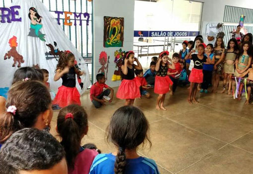 Brumado: escola Municipal Manoel Fernandes dos Santos realiza Projeto Chá Literário