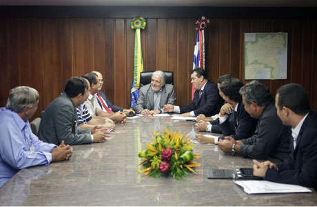 MARQUINHO LEVA PREFEITOS AO GOVERNADOR WAGNER