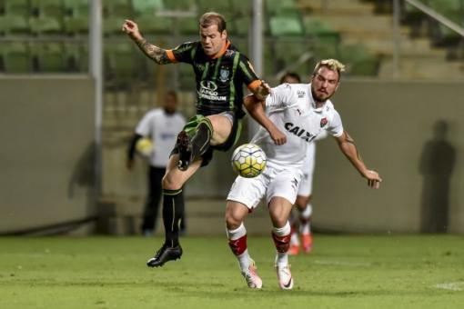 Série A: Com um a menos, Vitória consegue empate com o América-MG