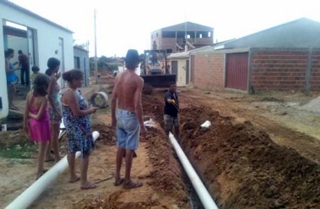 Livramento: Moradores fazem esgotamento com recursos próprios