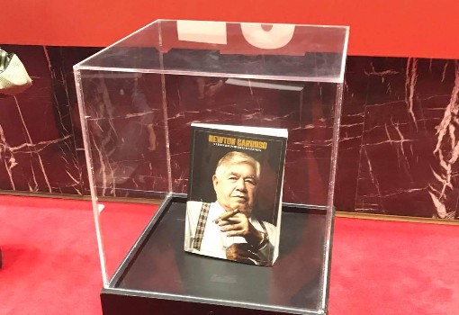 Newton Cardoso lança autobiografia, critica Aécio Neves e quer apoio de Lula para Adalclever