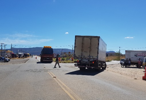 Brumado: caminhoneiros encerram paralisação após 10 dias