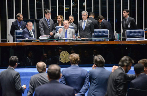 Senado aprova uso da fosfoetanolamina, a 'pílula do câncer'