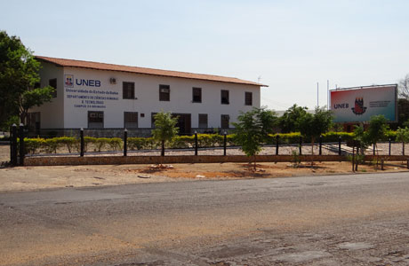 UNEB CONVOCA APROVADOS EM VESTIBULAR PARA MATRÍCULA