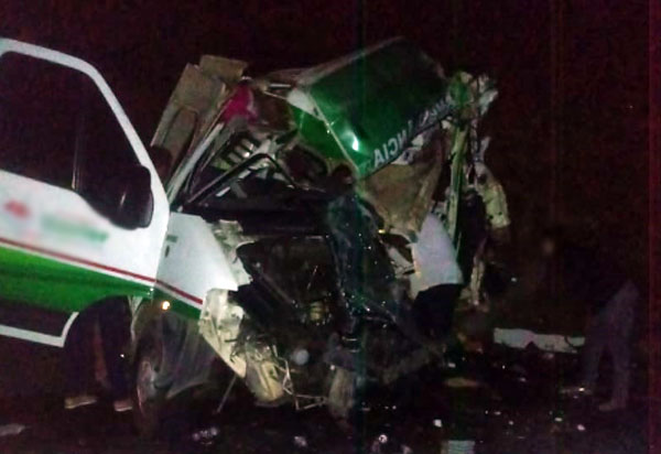 Maracás: Acidente envolvendo ambulância de uma empresa brumadense deixa uma vítima fatal 