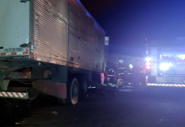 Caminhões colidiram lateralmente na Serra do Marçal