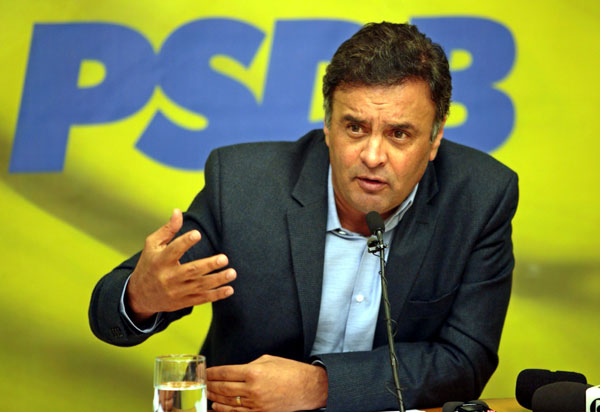 Aécio Neves desiste de concorrer ao Senado