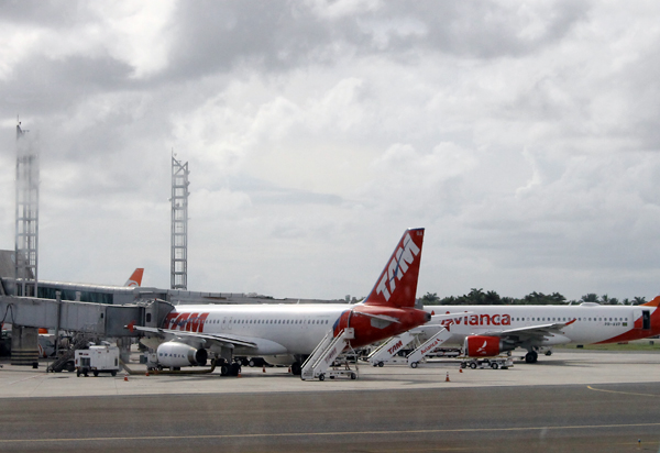 Governador solicita à Anvisa e à Anac suspensão de voos da Bahia para RJ e SP 