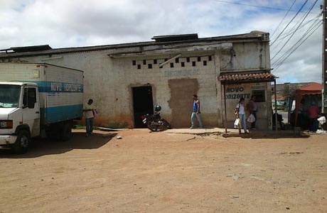 Você Repórter: Internauta denuncia falta de estrutura no ponto de apoio da Novo Horizonte em Vitória da Conquista