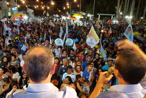 Brumado: Alessandro Lôbo realizou último comício eleitoral na quinta (29)