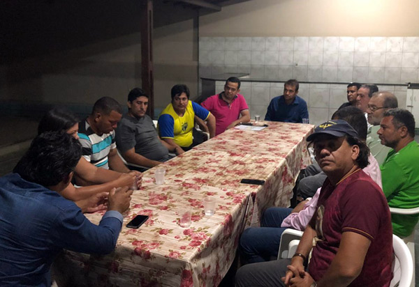 Movimento 'Vamos Fazer Diferente' lança médico Alessandro Lôbo como pré-candidato a prefeito de Brumado