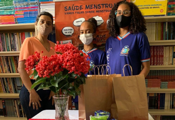 Colégio no município de Rio de Contas distribui absorventes higiênicos do programa Dignidade Menstrual