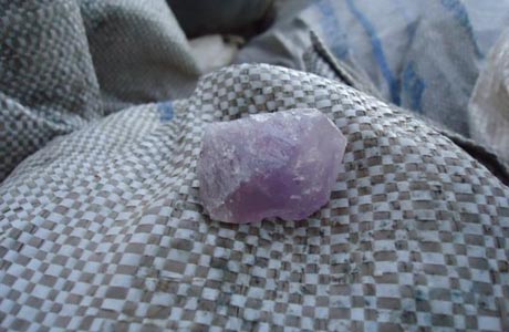 GUANAMBI: MEIA TONELADA DE AMETISTA É APREENDIDA