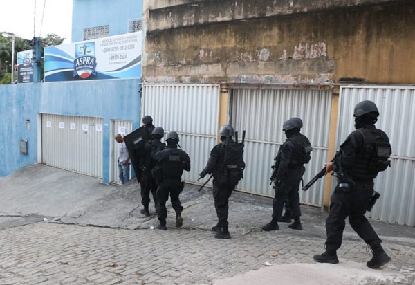 TJ-BA determina desbloqueio de contas da Aspra e reabertura de sedes de associação de PMs