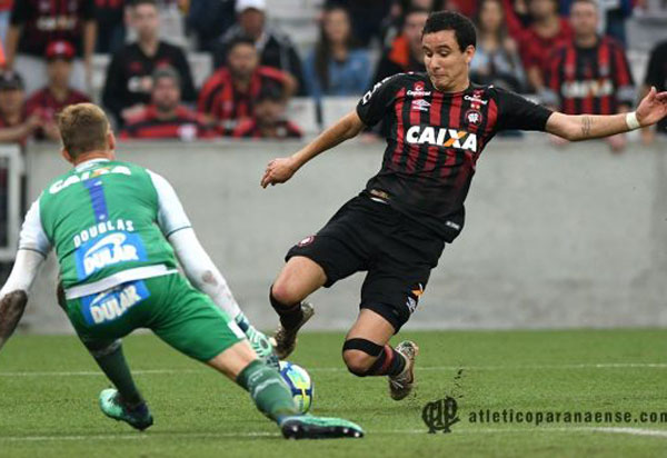 Bahia perde para o Atlético-PR em Curitiba