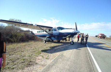 AVIÃO DE AMADO BATISTA FEZ POUSO FORÇADO EM ARACATU