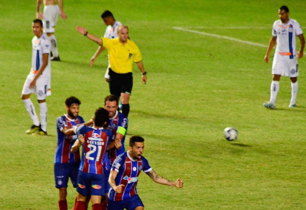 Bahia bate Confiança e se garante na final da Copa do Nordeste