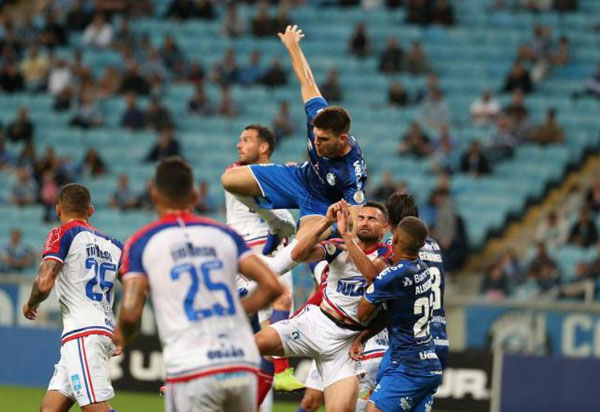 Bahia derrota o Grêmio fora de casa