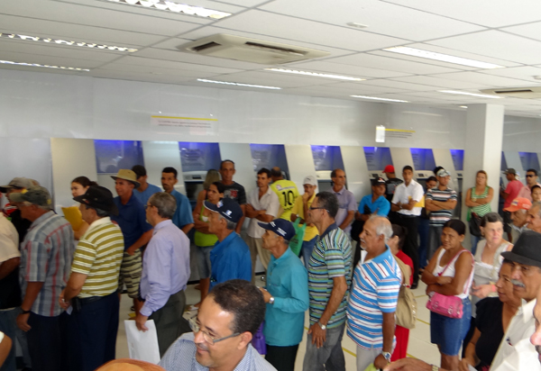 Coronavírus: Febraban prorroga prazo para quitar dívidas de clientes