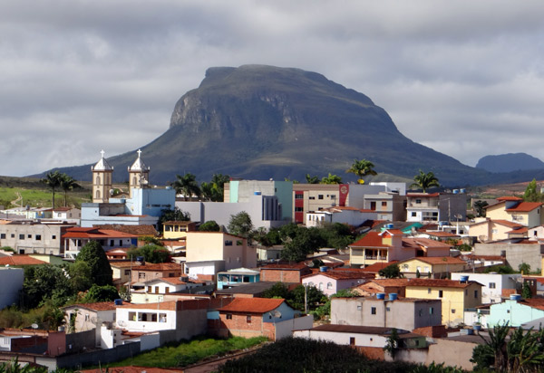 Menor infrator é apreendido acusado de assaltar comércio no centro de Barra da Estiva