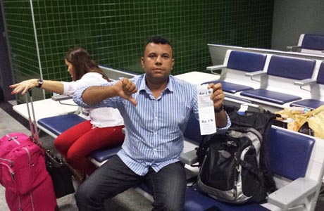 Beto Bonelly mais uma vez na bronca com a companhia Azul