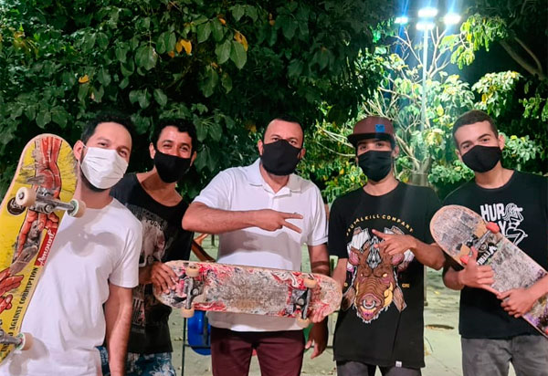 Brumado: Vereador Beto Bonelly solicita a prefeitura construção de praça para prática do skate