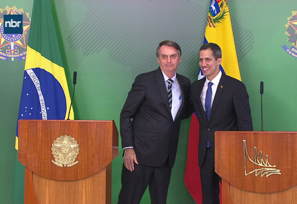 Bolsonaro diz que vai atuar para restabelecer democracia na Venezuela