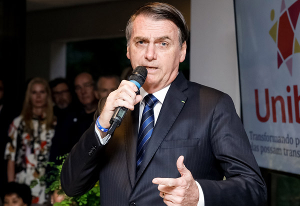 Bolsonaro diz que não tem como atender todos os parlamentares