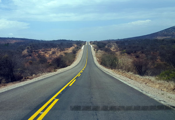 Brumado: idoso morre após moto que conduzia ser atingida por carro nas imediações da entrada da comunidade de Umburanas