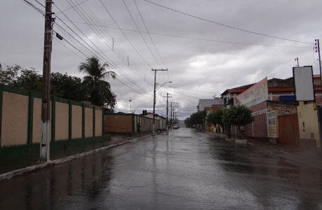 Tempo: Chuva rápida pegou os brumadenses de surpresa