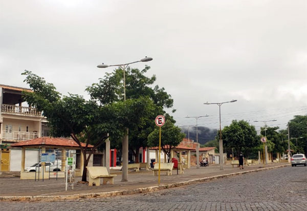 Brumado amanhece com tempo nublado e chuva fraca nesta quarta (12)