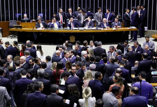 Câmara conclui discussão e deve votar reforma da Previdência nesta quarta