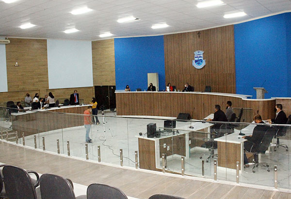 Melancolia dá o tom da sessão do Poder Legislativo de Brumado após as eleições do último domingo (15)