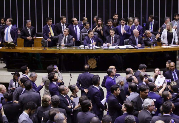 'Não vamos retomar a CPMF em hipótese alguma', afirma Rodrigo Maia