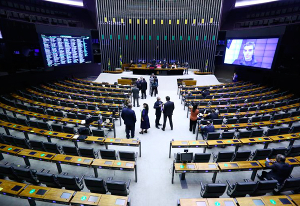 Câmara pode votar reforma eleitoral em 2º turno na terça-feira (17)