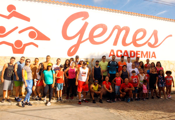 Brumado: Genes Academia promoveu caminhada para comemorar 30 anos de serviços prestado a comunidade 