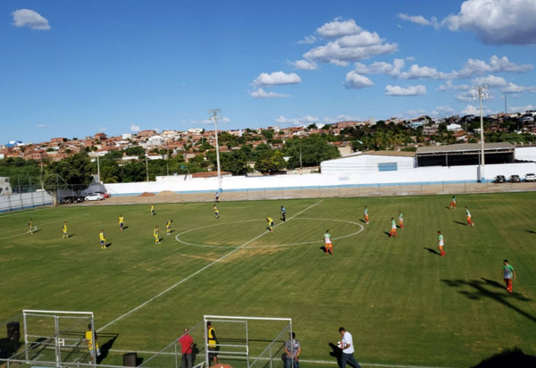 Umburanas vence o Feirense na estreia do Campeonato Brumadense de Futebol