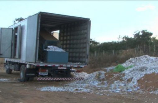 Carga de cigarros falsificados, avaliada em R$ 1,3 milhão, é destruída em Vitória da Conquista