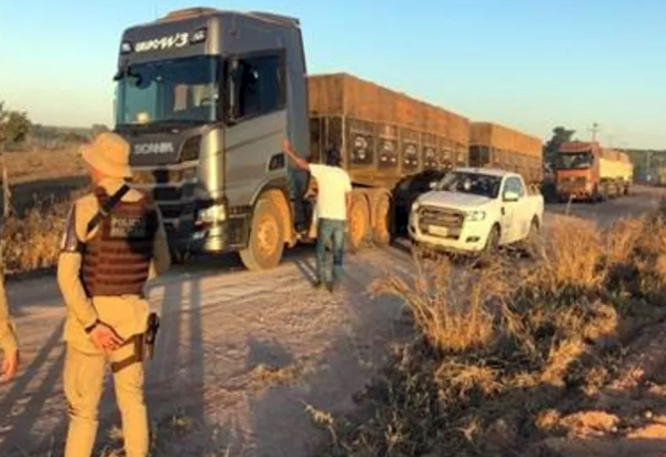 Operação Veredas do Oeste apreende 13 carretas com soja sem documentação