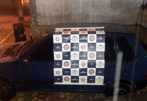 Brumado: homem troca tiros com a polícia, abandona veículo e foge durante abordagem