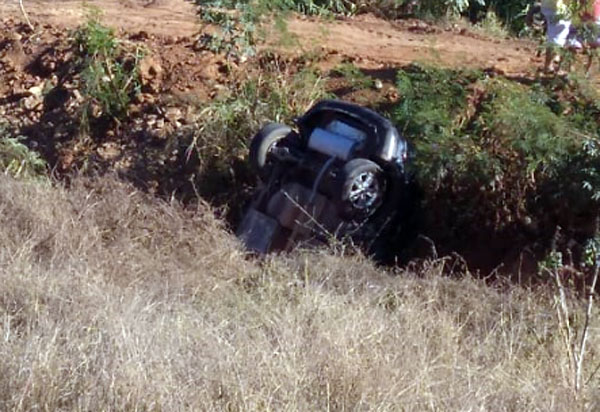 Brumado: motorista perde controle da direção do carro e cai em ribanceira na obra do Riacho do Bufão