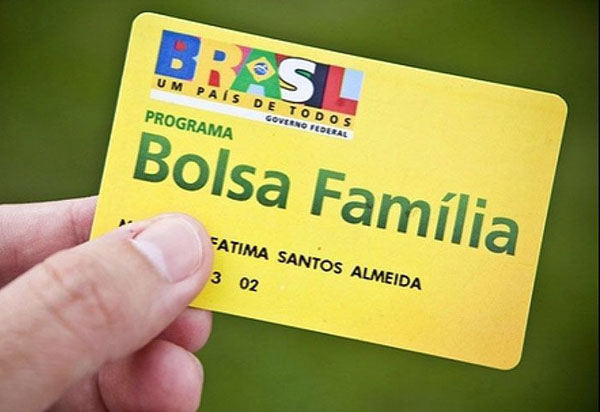 Bolsa Família começa a pagar benefício com reajuste