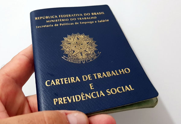 Taxa de desemprego no país fecha 2019 em 11,9%
