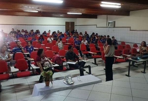 Cejusc palestra no Colégio Estadual de Brumado (CEB)