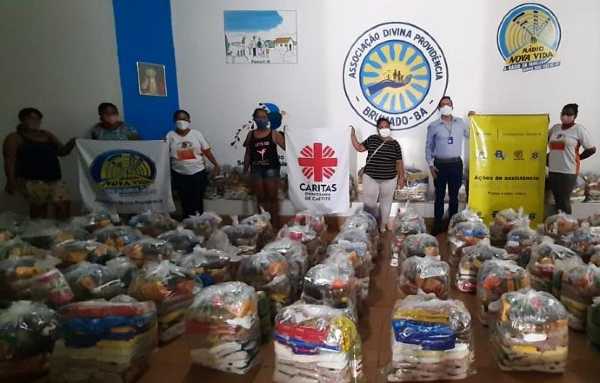 Ação solidária ‘Proteja e Salves Vidas’ entregou cestas de alimentos e produtos de higiene