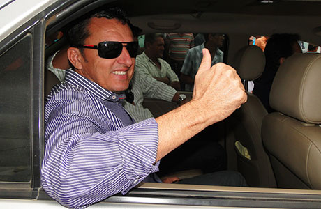 GUANAMBI: IRREGULARIDADES NA REFORMA DE ESCOLAS