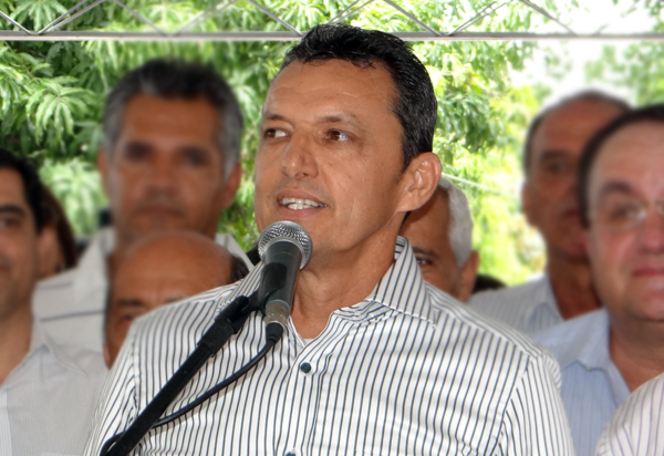 Ex-prefeito de Guanambi punido por repasse de recursos a time de futebol