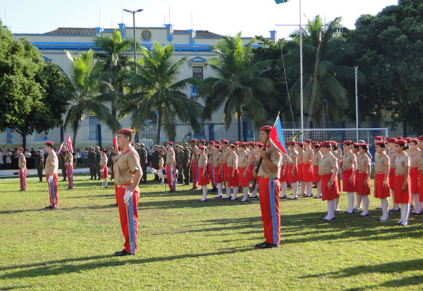 MEC pretende implantar no país 108 escolas cívico-militares até 2023